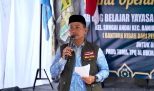 Wali Kota Banjarmasin, H. Muhammad Yamin HR ketika meresmikan Gedung Belajar Yayasan Islam Kasturi Muzzammil. Foto-dok. Prokom-Bjm