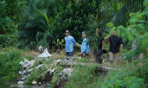 Walikota Yamin meninjai langsung progres pengangkatan limbah di TPA Basirih Banjarmasin. Foto-dok. Diskominfo Banjarmasin Walikota Yamin meninjai langsung progres pengangkatan limbah di TPA Basirih Banjarmasin. Foto-dok. Diskominfo Banjarmasin