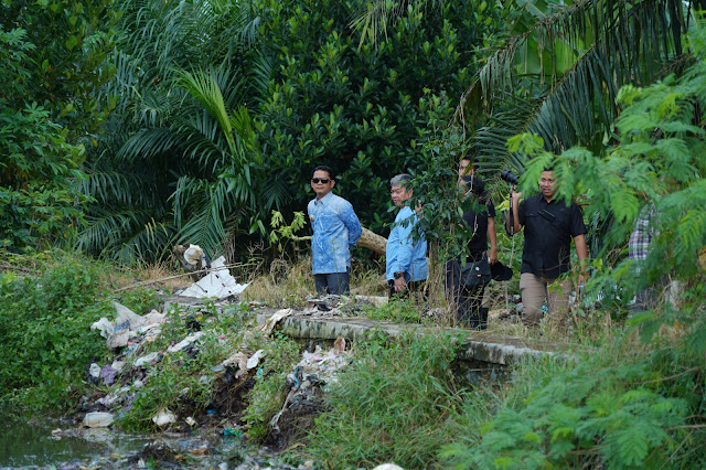 Walikota Yamin meninjai langsung progres pengangkatan limbah di TPA Basirih Banjarmasin. Foto-dok. Diskominfo Banjarmasin