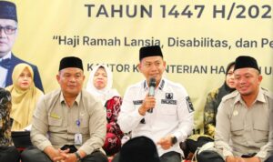 Wali Kota Banjarmasin, H.M Yamin HR membuka kegiatan manasik haji yang digelar Kementerian Haji dan Umrah Banjarmasin. Foto-Prokom-Bjm