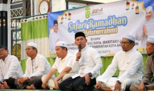 Wali Kota Banjarmasin, HM Yamin memberikan sambutan pada kegiatan Safari ramadan di Sungai Andai. Foto-dok. Prokom-Bjm Wali Kota Banjarmasin, HM Yamin memberikan sambutan pada kegiatan Safari ramadan di Sungai Andai. Foto-dok. Prokom-Bjm