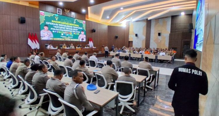 Rakor lintas sektoral yang dihadiri Ketua DPRD, Wakajati, Gubernur Kalimantan Selatan, Danrem, Danlanal, Danlanud, Kabinda, serta instansi terkait dalam rangka pelaksanaan Operasi Ketupat pada mudik Lebaran 2026. Foto-Mc Kalsel