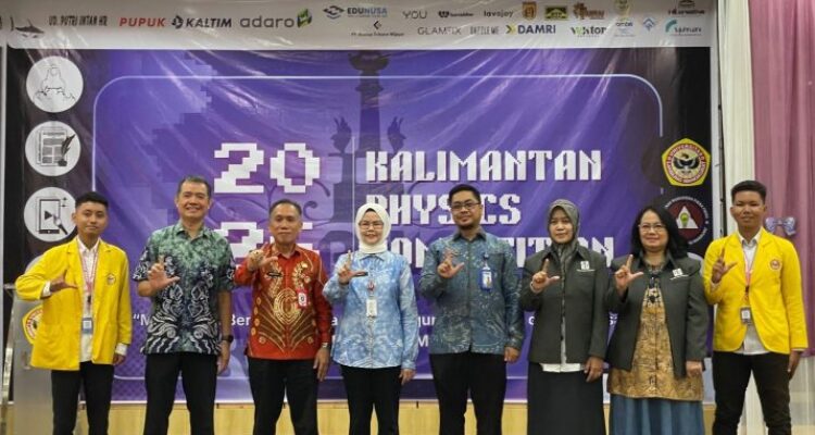 Asisten Pemerintahan dan Kesejahteraan Rakyat, Galuh Tantri Narindra (tengah). Foto-dok. MC Kalsel