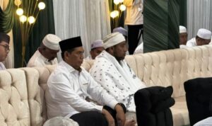 Kepala Biro Kesejahteraan Rakyat Setdaprov Kalsel, Fahrurazi (kiri). Foto-MC Kalsel