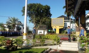 Walikota Banjarmasin, Muhammad Yamin memimpin Apel Kesadaran Nasional Korpri di Halaman Balai Kota Banjarmasin. Foto-Istimewa.