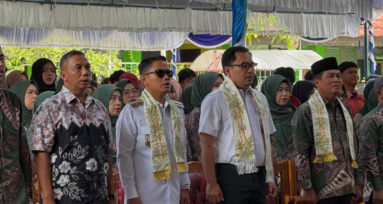 Wali Kota Banjarmasin, Muhammad Yamin HR menghadiri kegiatan pengukuhan dan pelepasan Murid Kelas IX SMP Negeri 9 Banjarmasin. Foto-dok. Istimewa